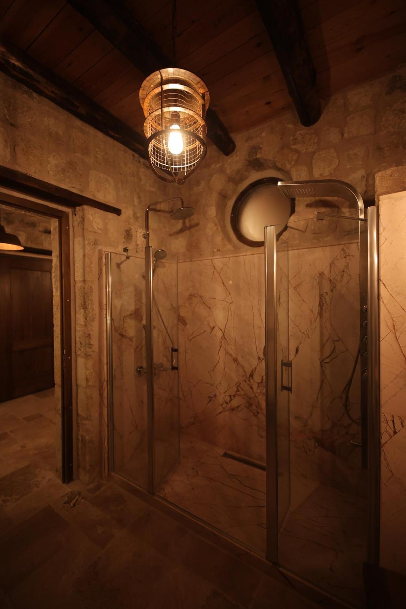 Uerguep Cave Suites Bagian luar foto
